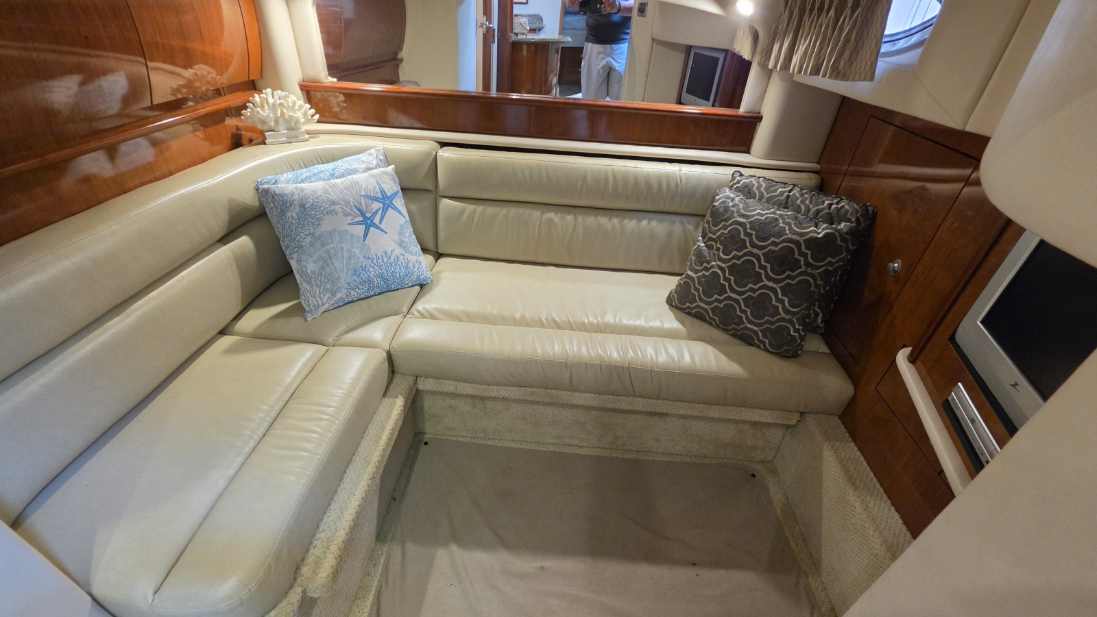 2005 Sea Ray 420 Sundancer