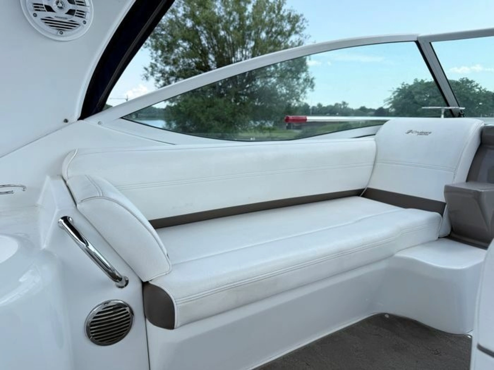 2009 Cruisers Yachts 300 CXi