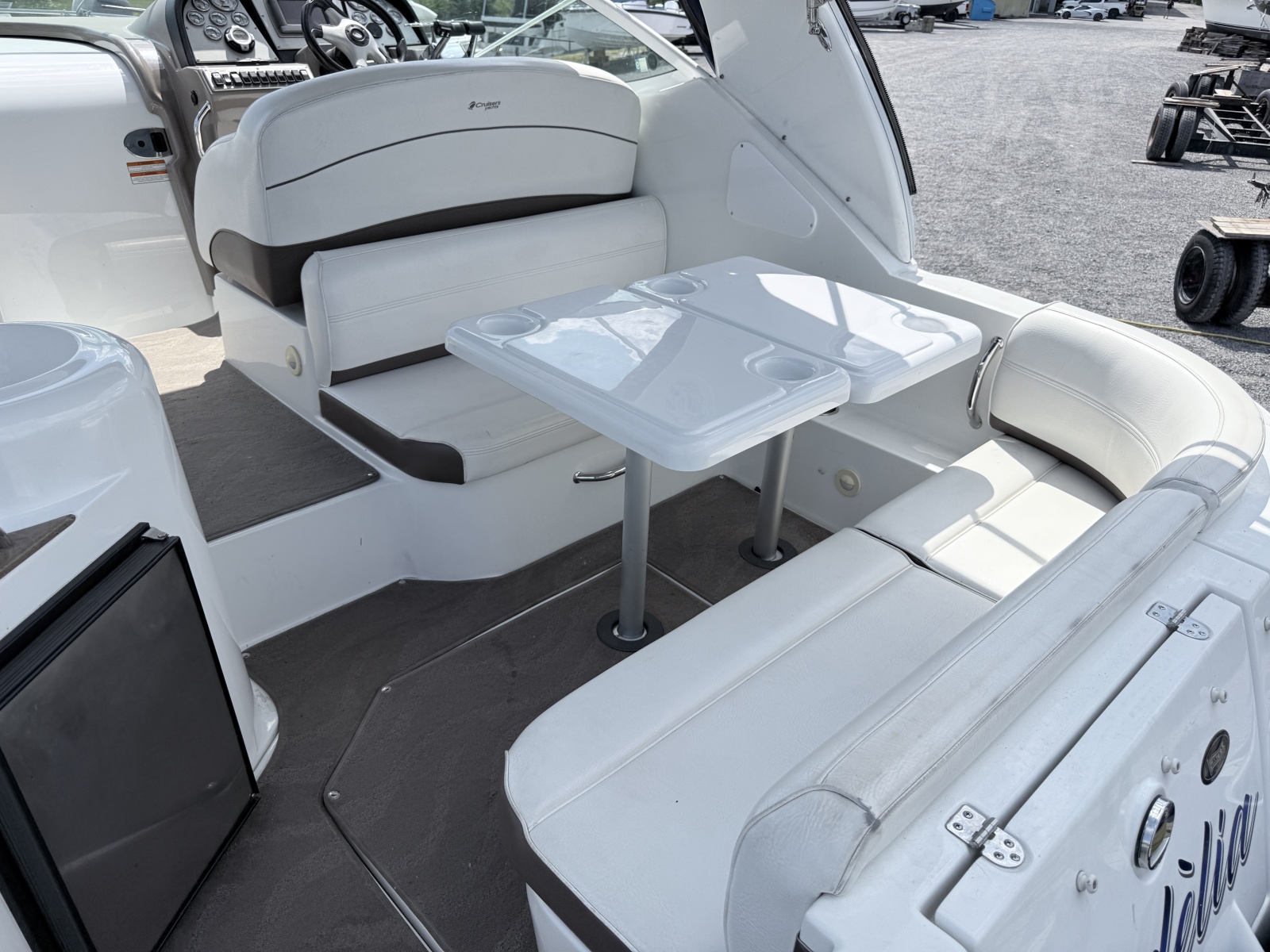 2009 Cruisers Yachts 300 CXi