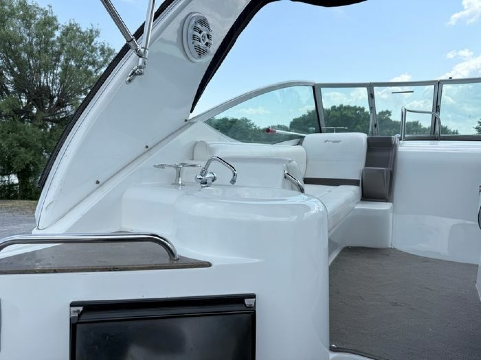 2009 Cruisers Yachts 300 CXi