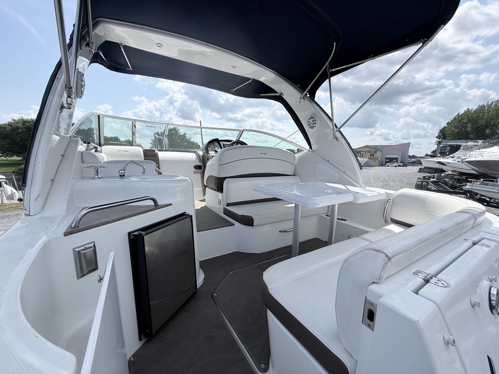 2009 Cruisers Yachts 300 CXi