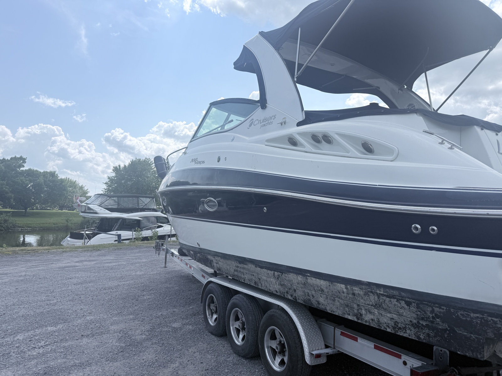 2009 Cruisers Yachts 300 CXi