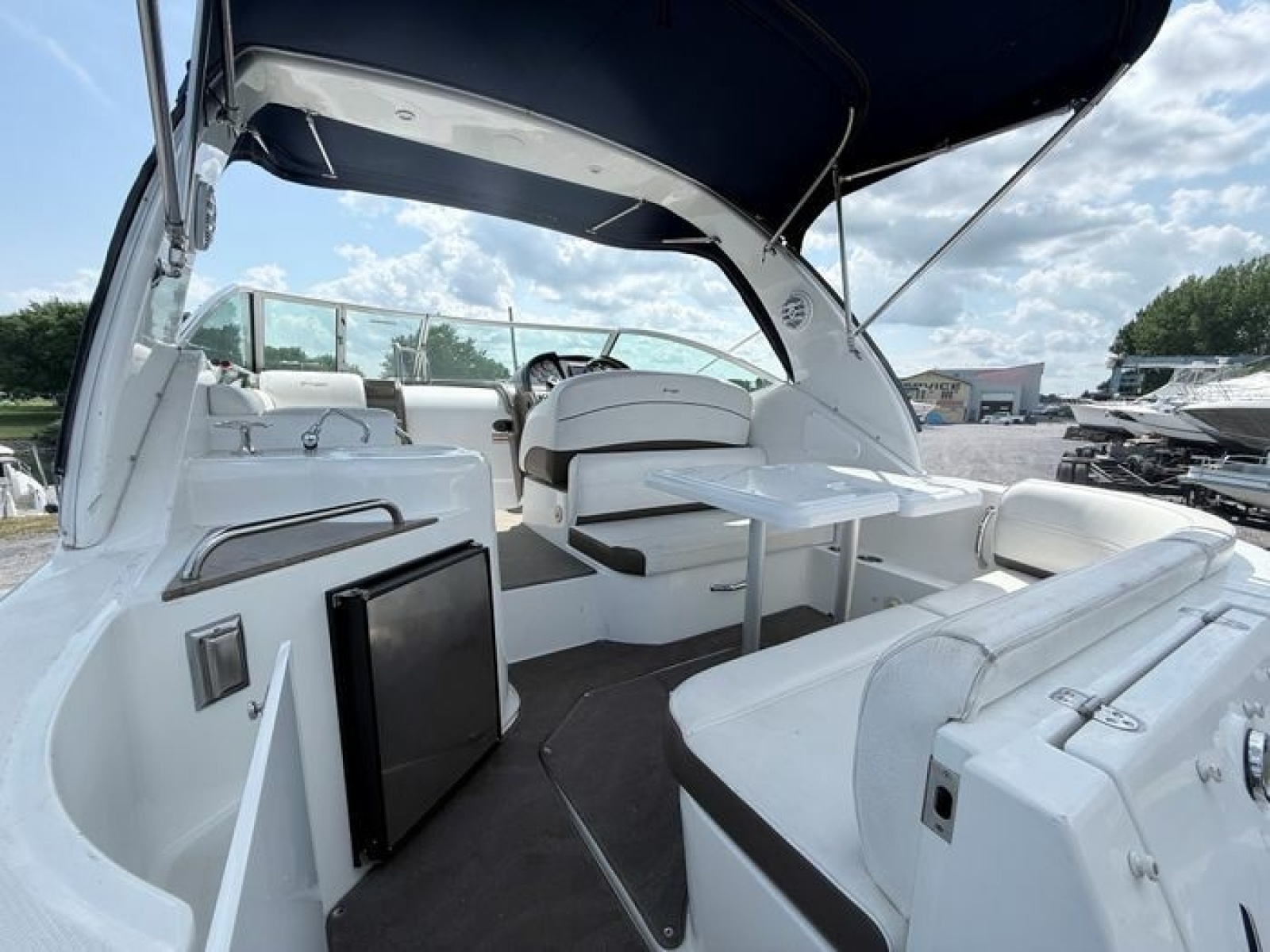 2009 Cruisers Yachts 300 CXi