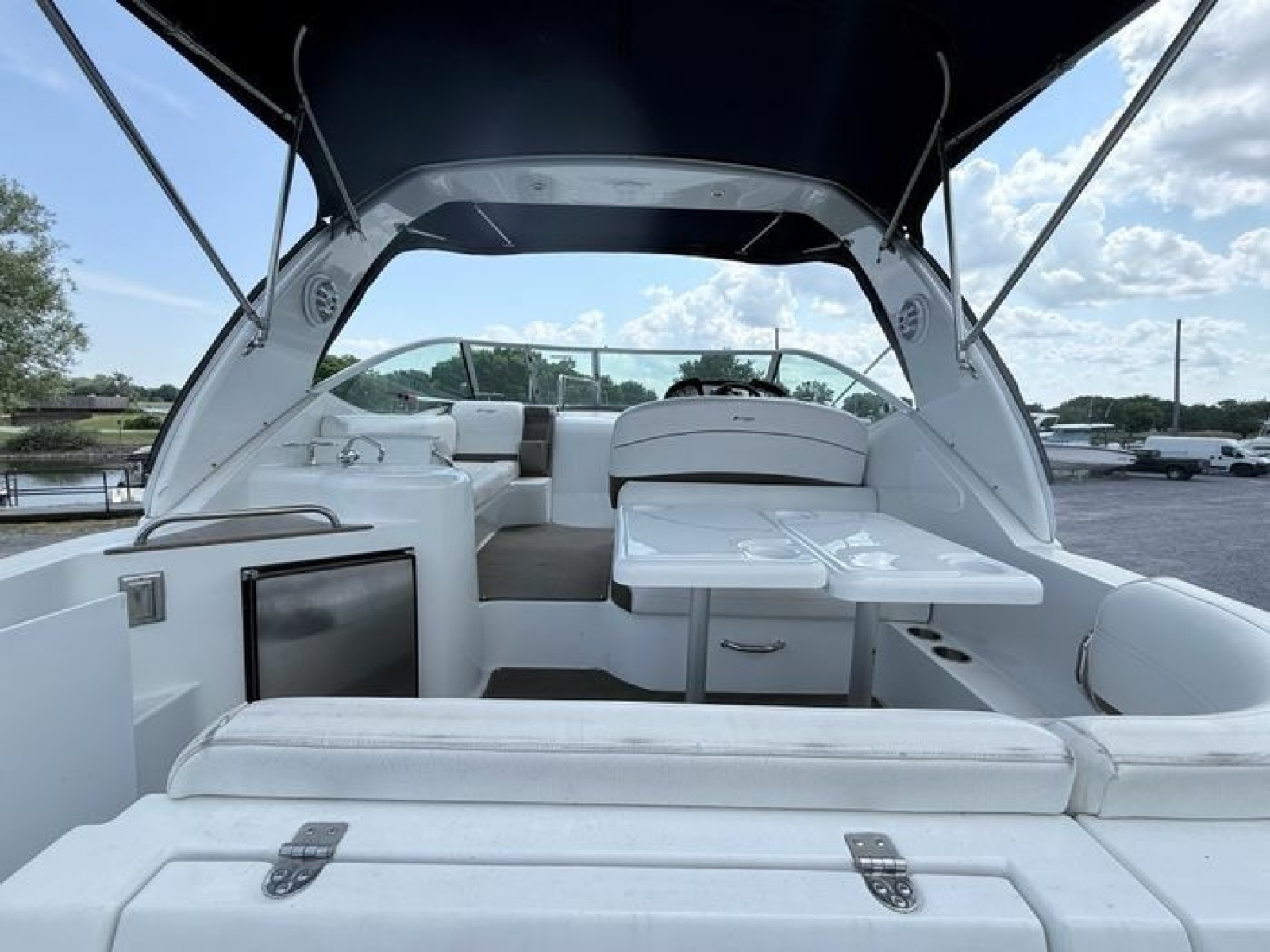 2009 Cruisers Yachts 300 CXi