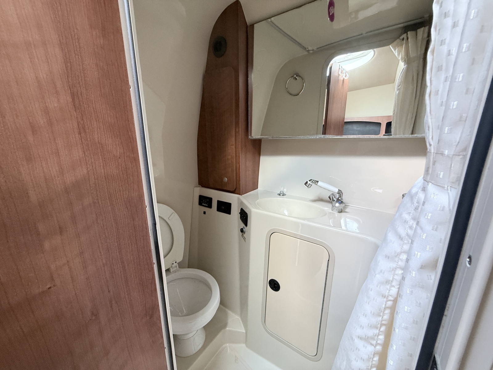 2009 Cruisers Yachts 300 CXi