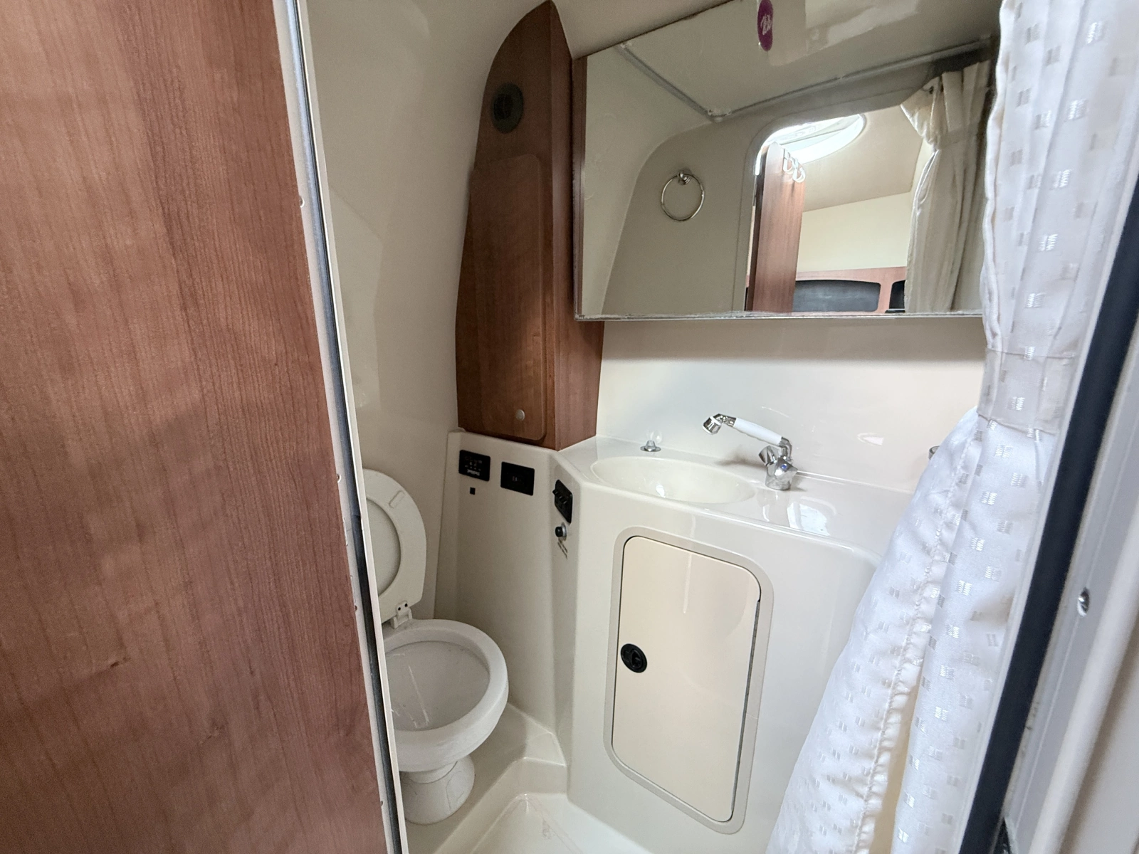 2009 Cruisers Yachts 300 CXi