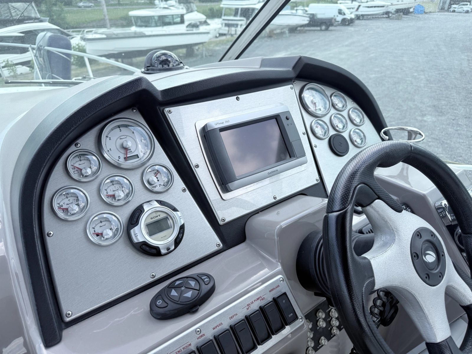 2009 Cruisers Yachts 300 CXi