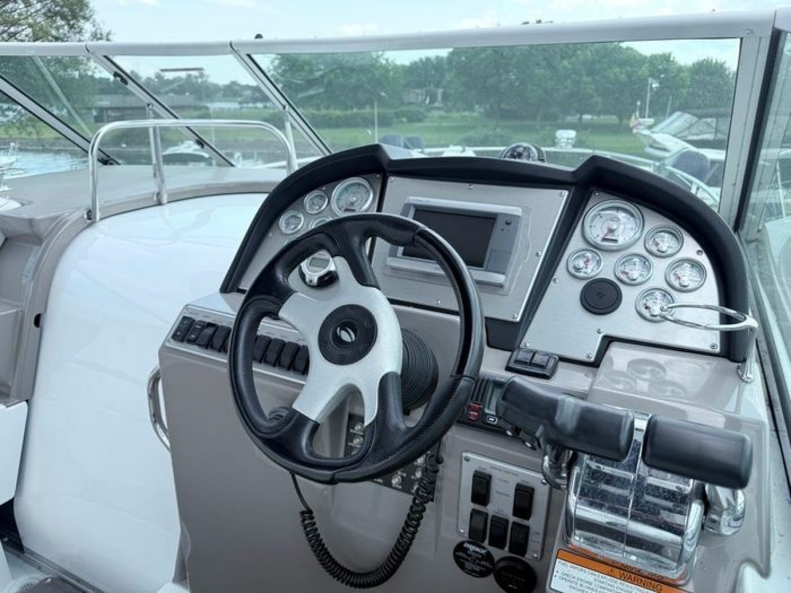 2009 Cruisers Yachts 300 CXi
