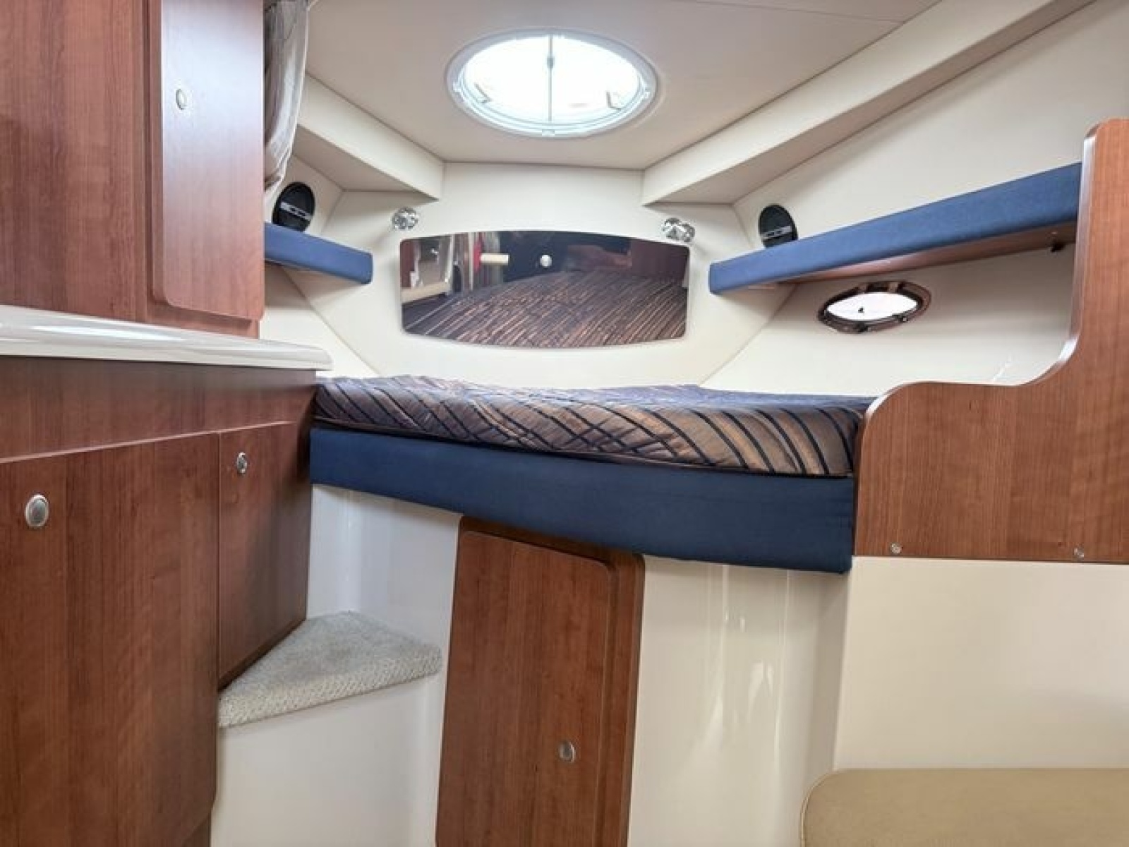 2009 Cruisers Yachts 300 CXi