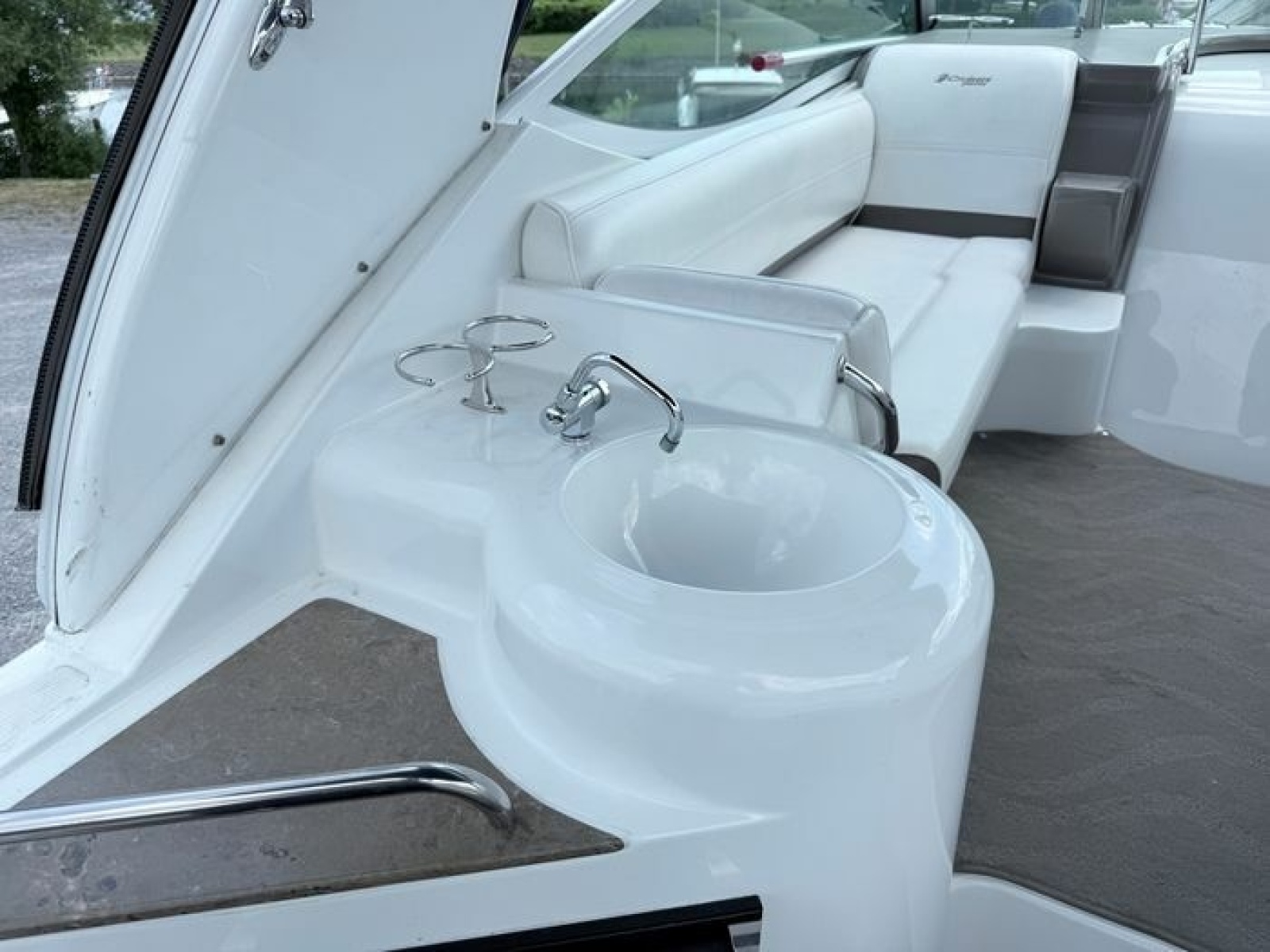 2009 Cruisers Yachts 300 CXi