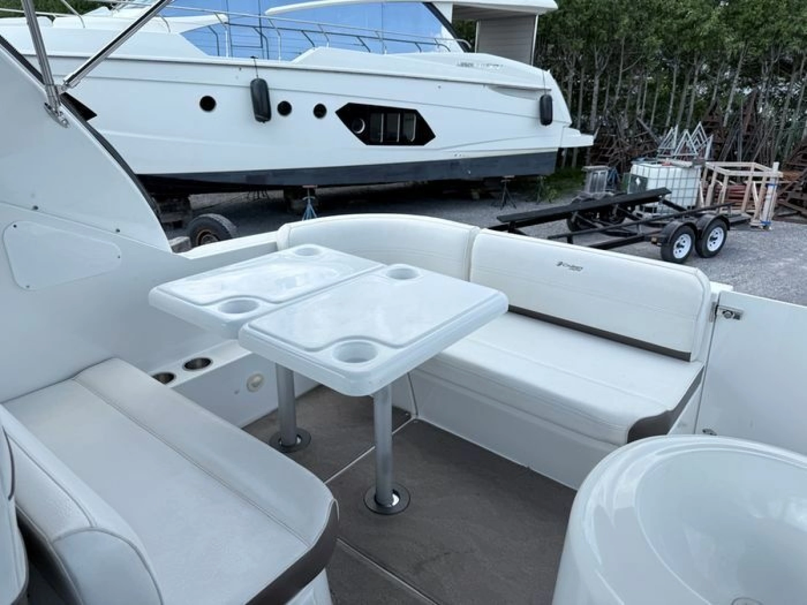 2009 Cruisers Yachts 300 CXi