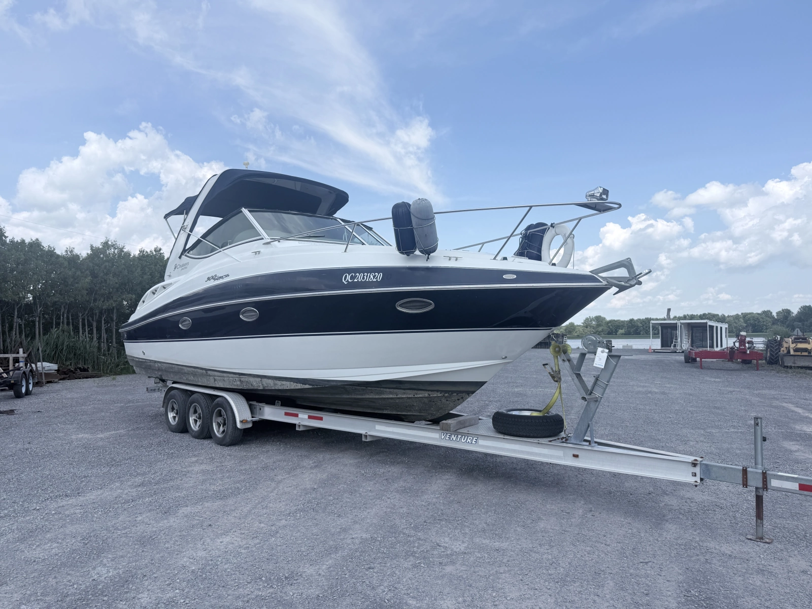 2009 Cruisers Yachts 300 CXi