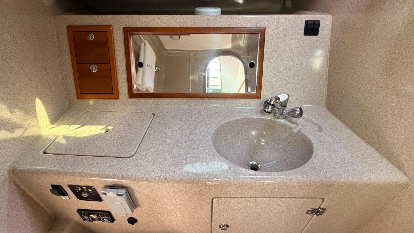 2004 True North 33