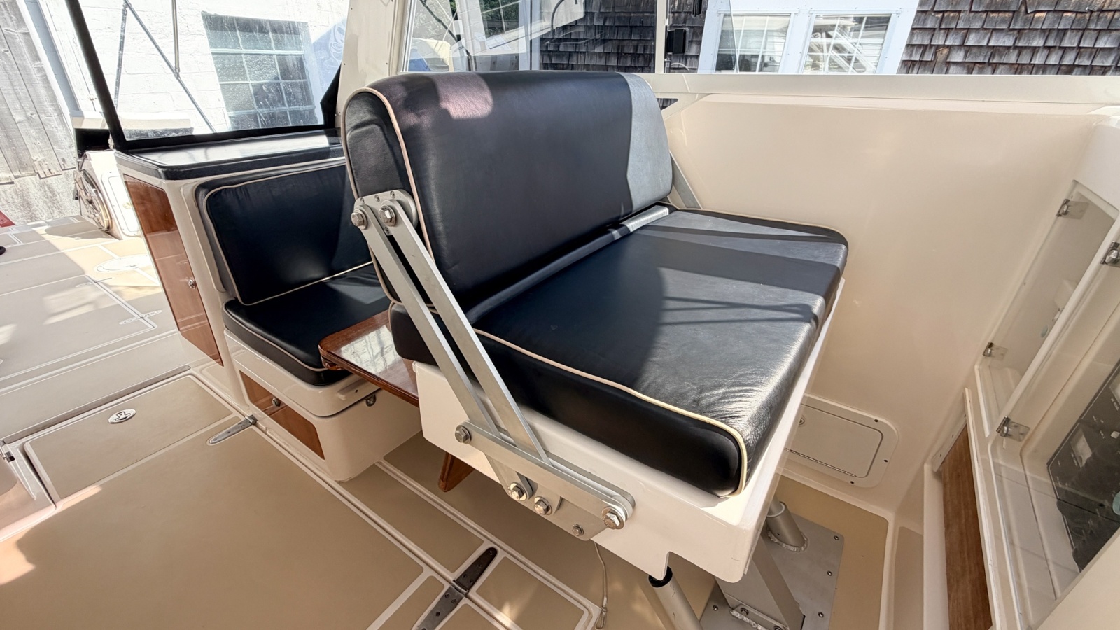 2004 True North 33