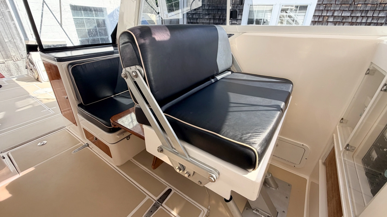 2004 True North 33