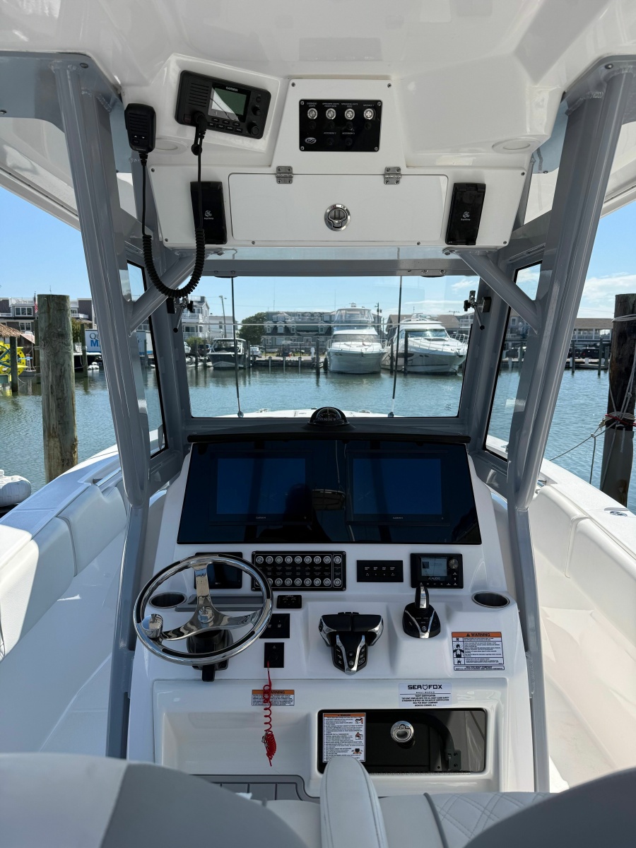 2025 Sea Fox 288 Commander