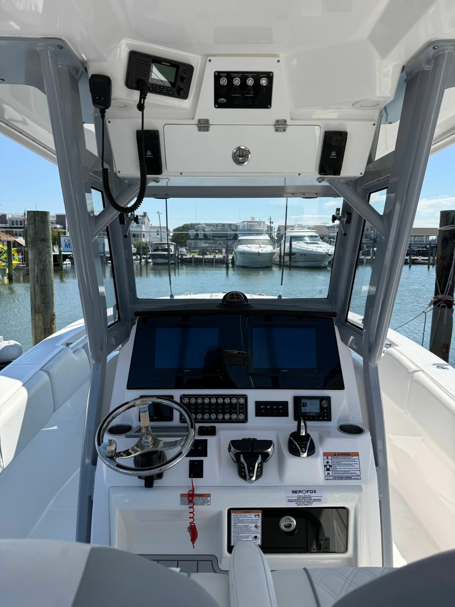 2025 Sea Fox 288 Commander
