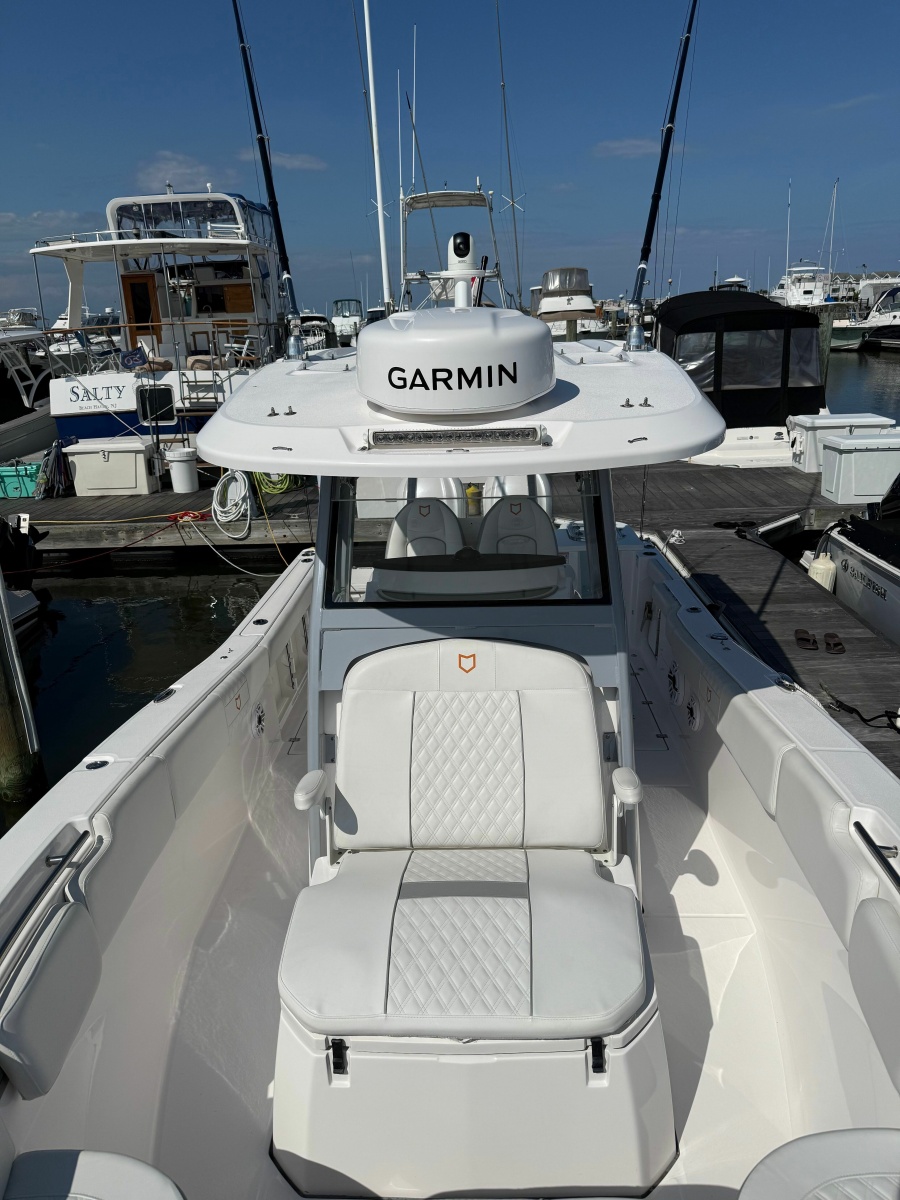 2025 Sea Fox 288 Commander