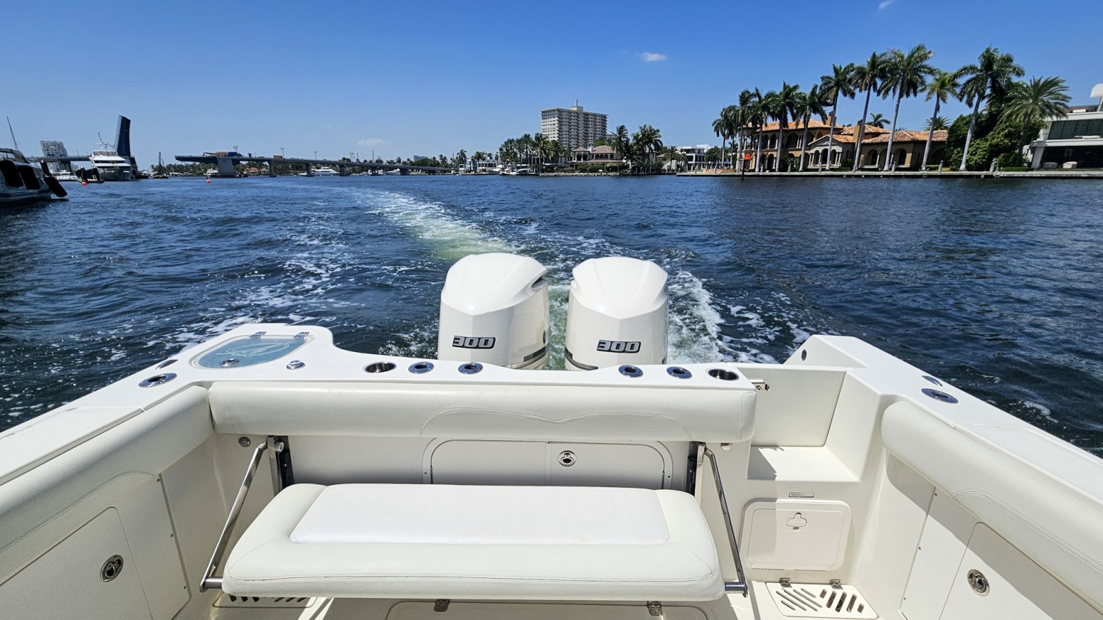 2014 Sailfish 320CC