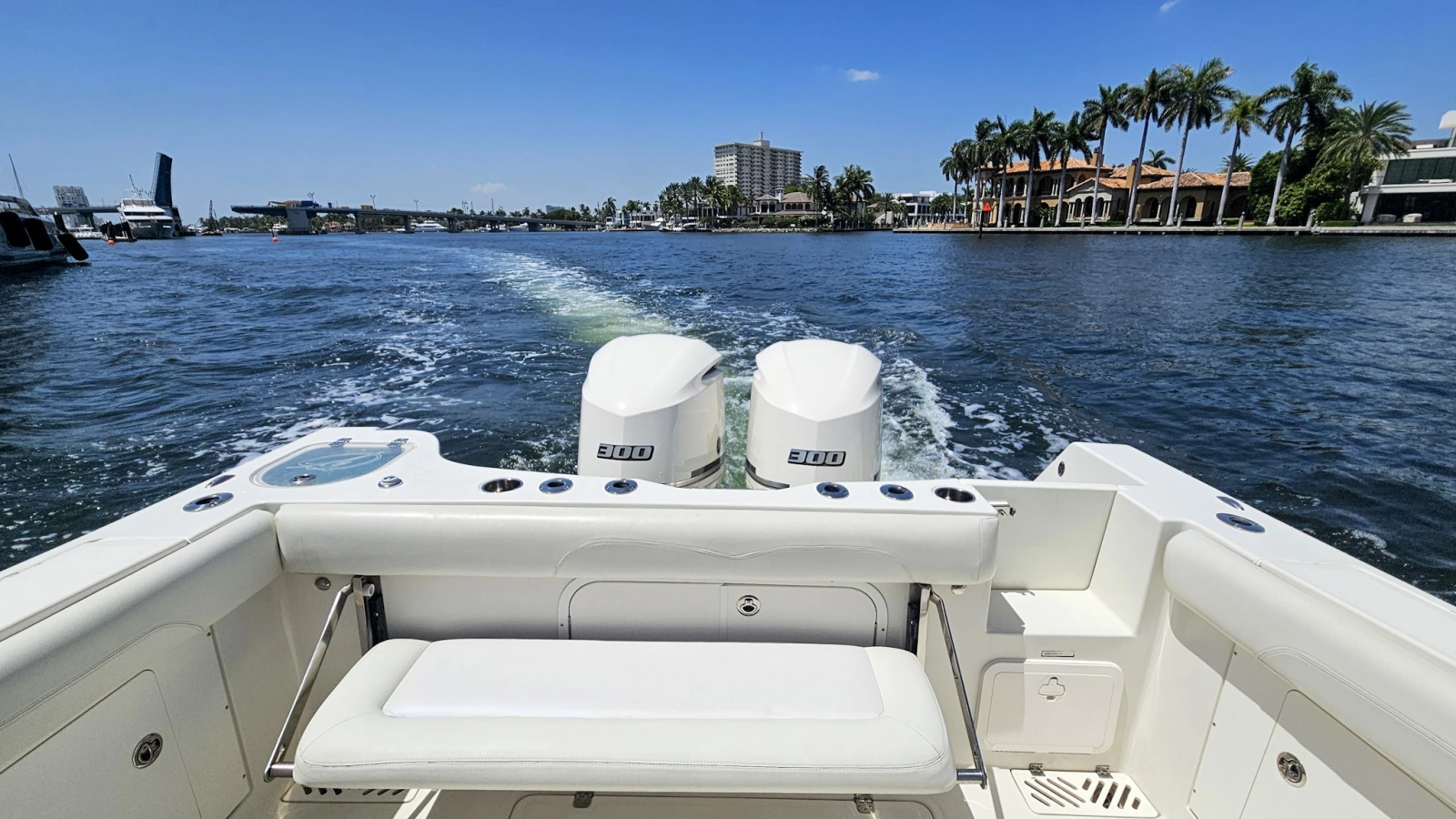 2014 Sailfish 320CC