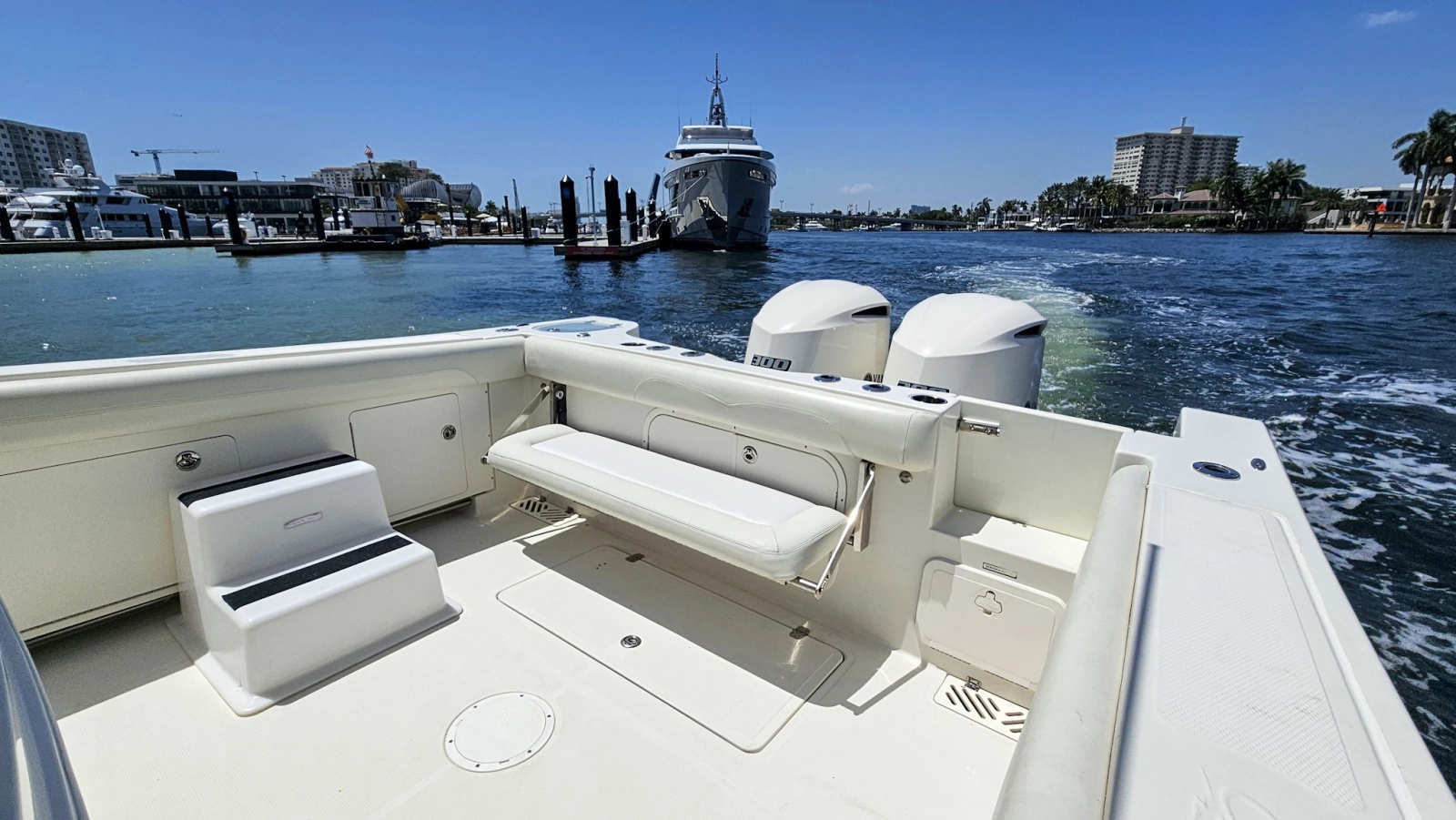 2014 Sailfish 320CC
