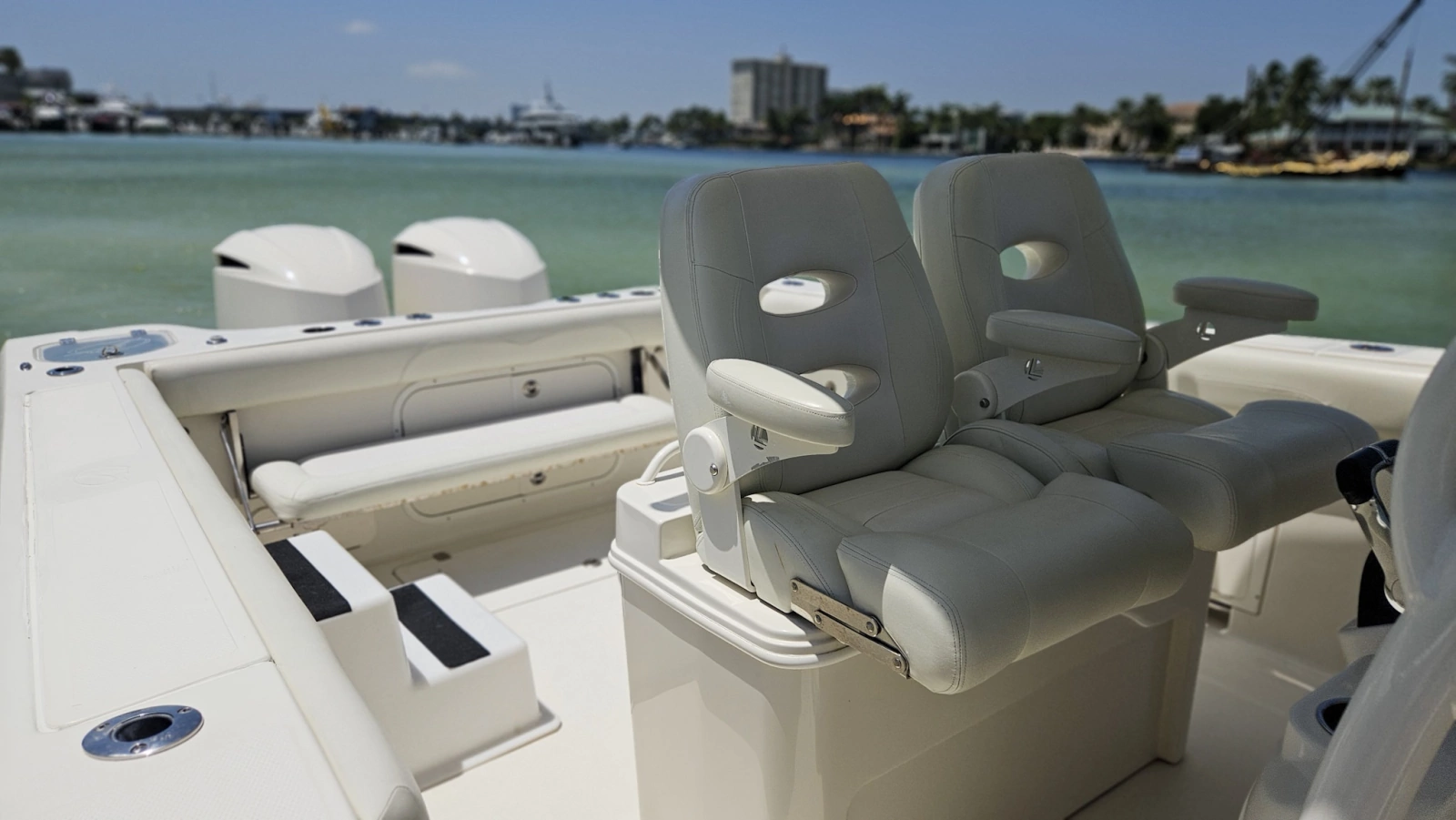 2014 Sailfish 320CC