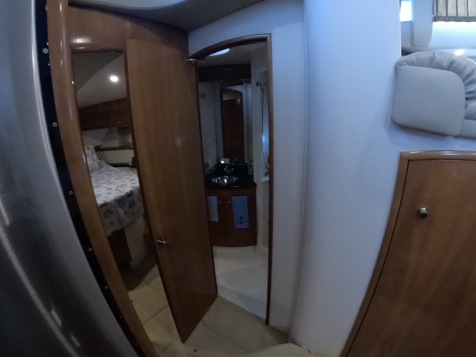 2002 Carver 466 Motor Yacht