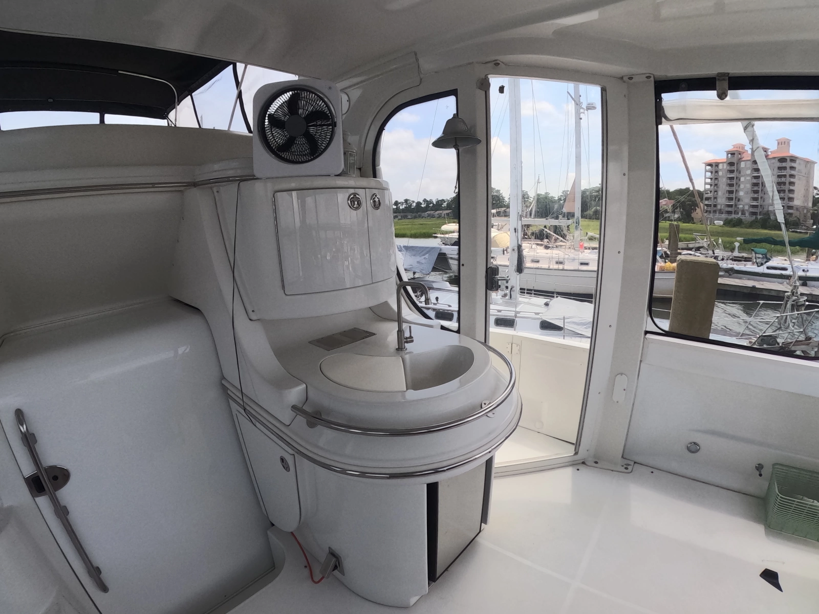 2002 Carver 466 Motor Yacht