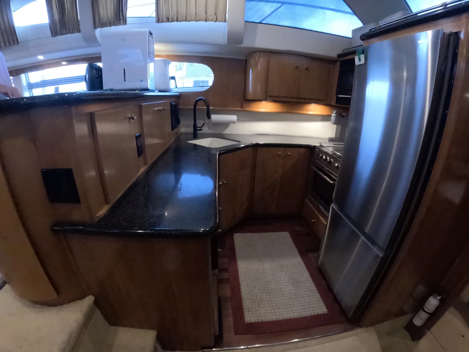 2002 Carver 466 Motor Yacht