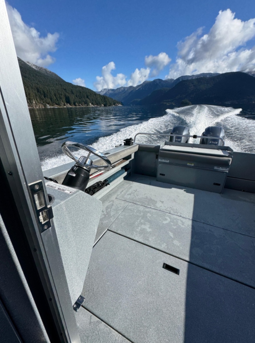 2018 KingFisher 2725 Weekender