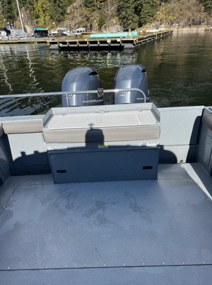 2018 KingFisher 2725 Weekender