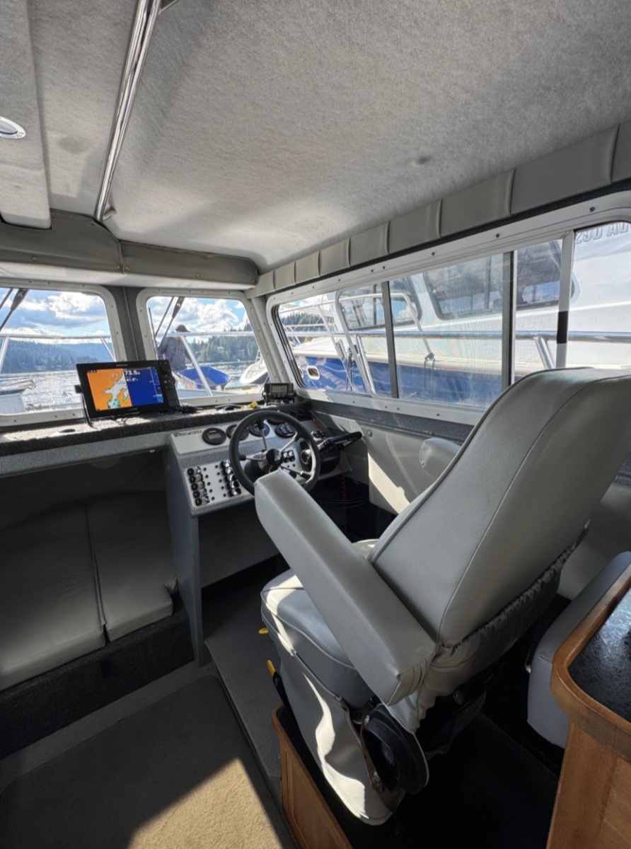2018 KingFisher 2725 Weekender