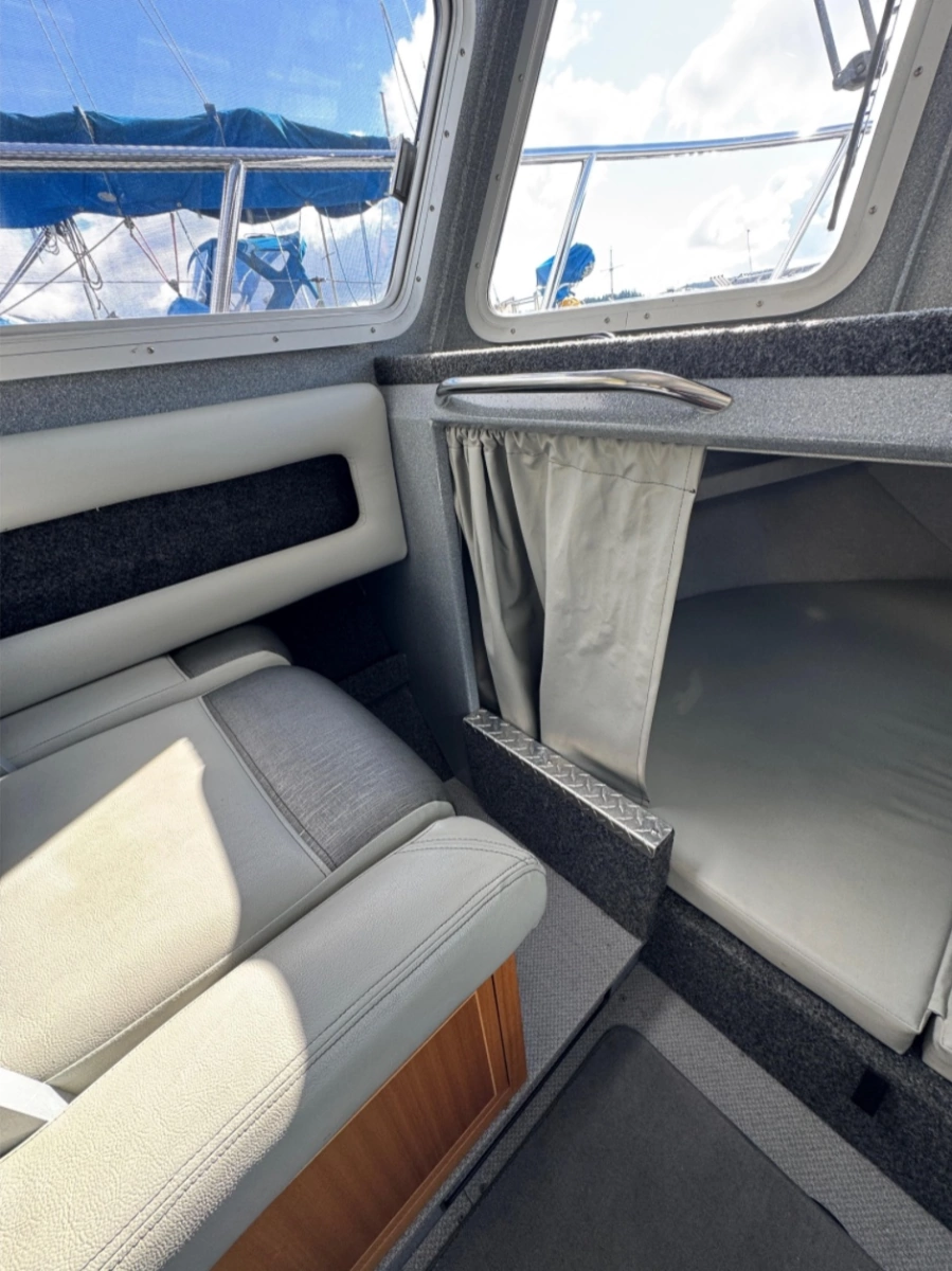 2018 KingFisher 2725 Weekender