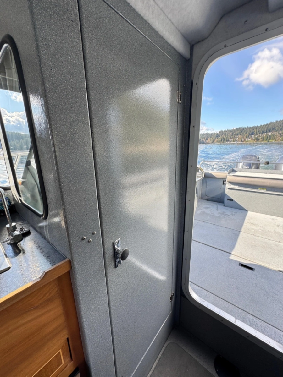 2018 KingFisher 2725 Weekender