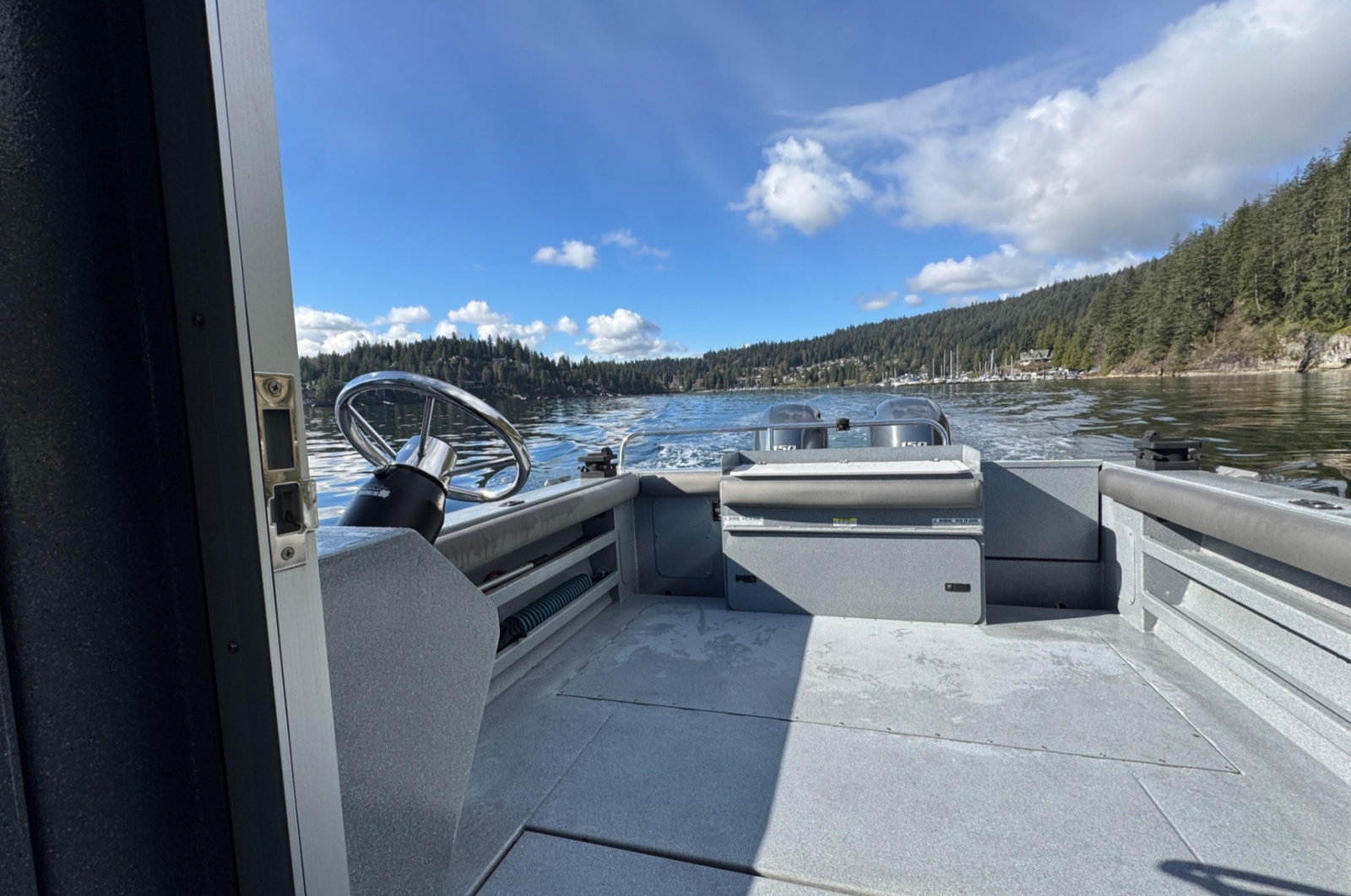 2018 KingFisher 2725 Weekender