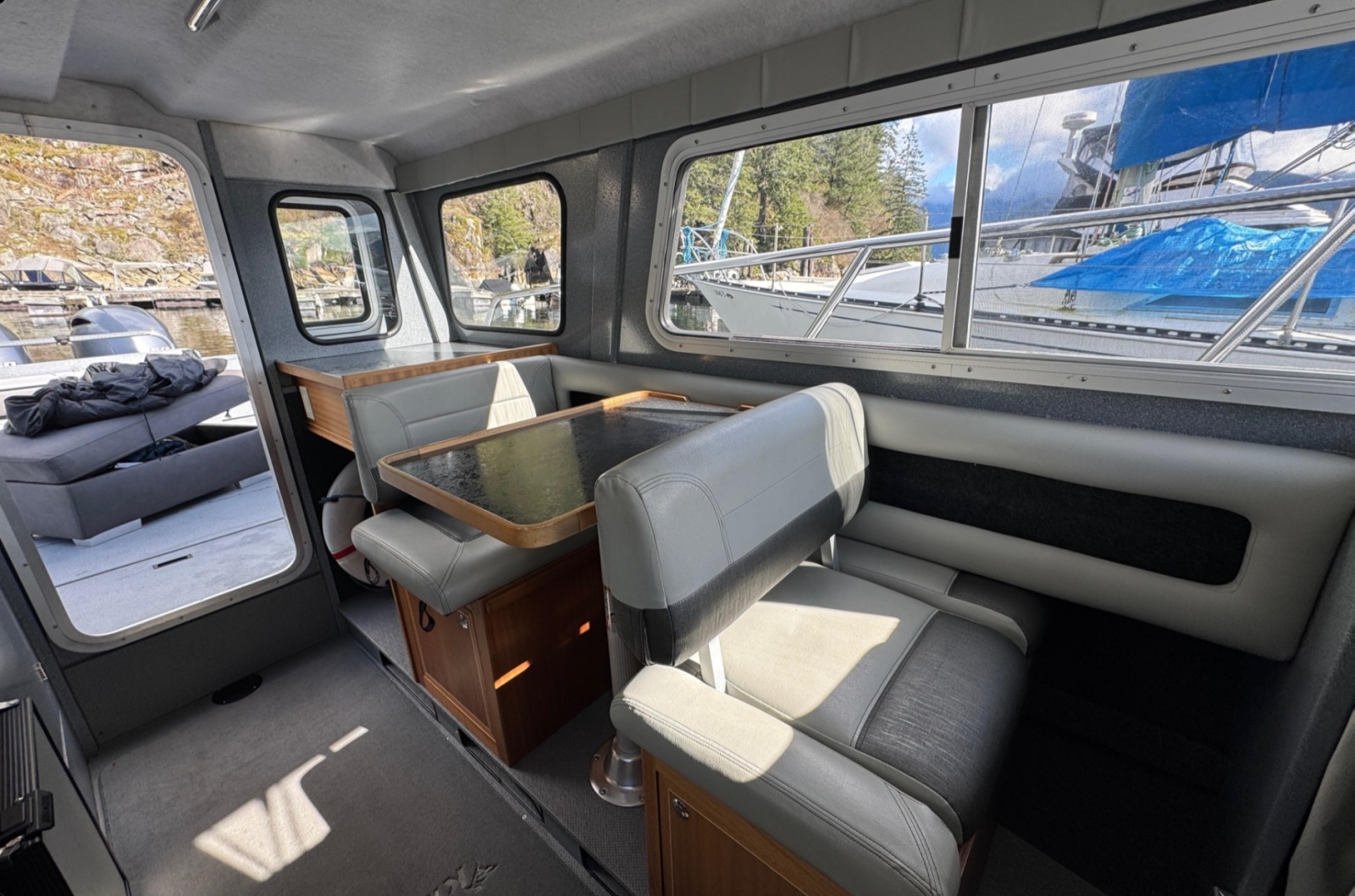 2018 KingFisher 2725 Weekender