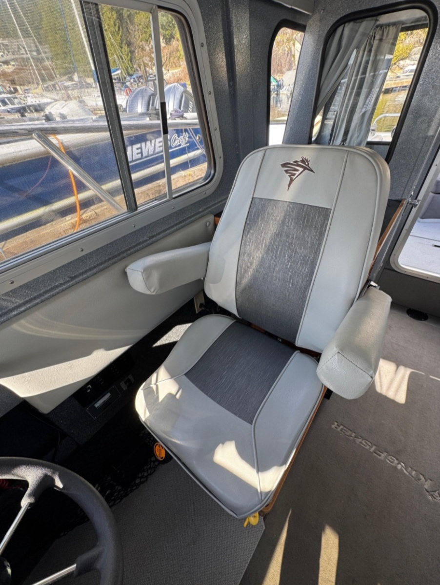 2018 KingFisher 2725 Weekender