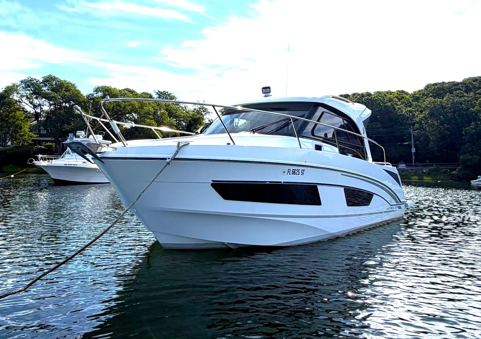 2021 Beneteau Antares
