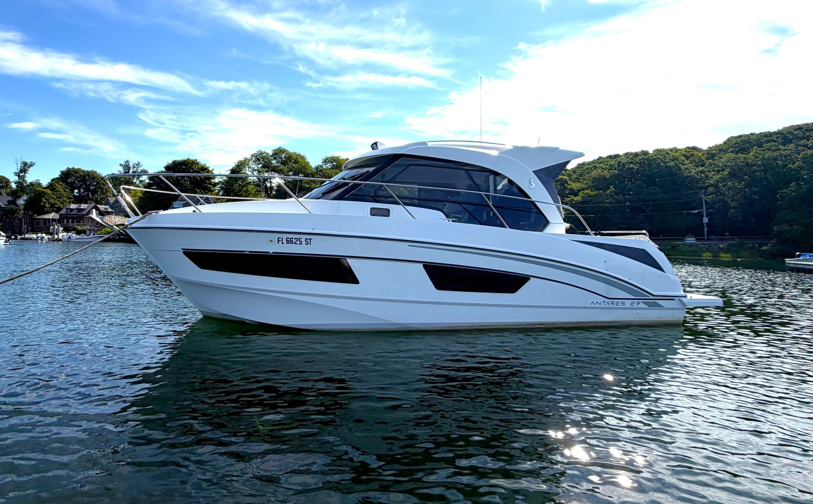 2021 Beneteau Antares