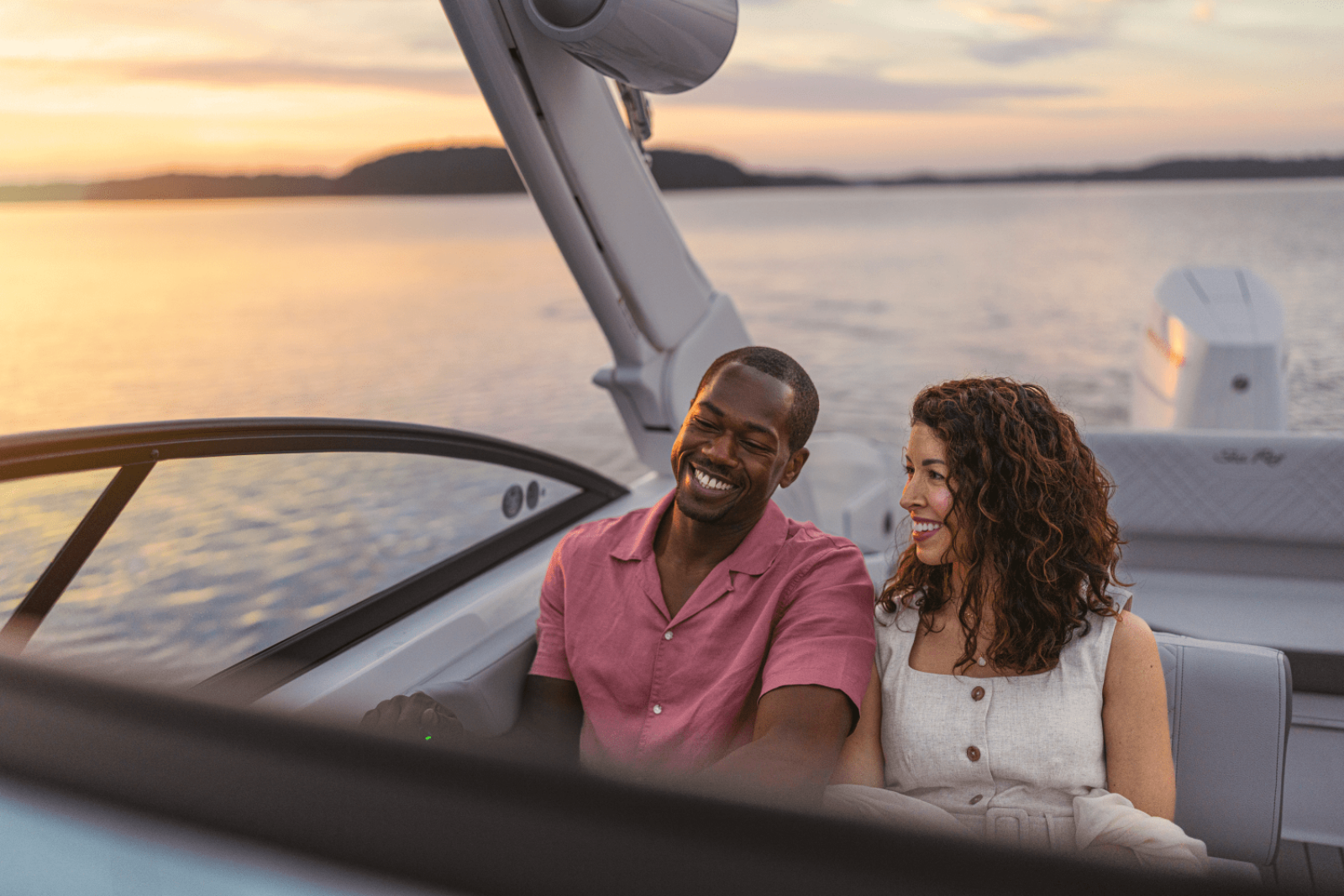 2025 Sea Ray SDX 270 Outboard