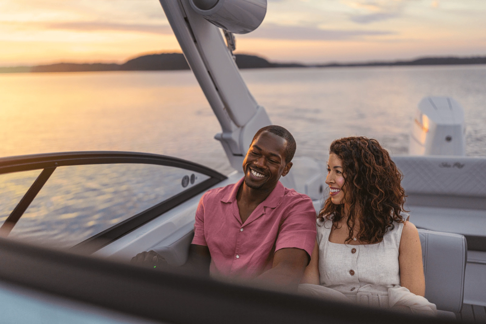 2025 Sea Ray SDX 270 Outboard