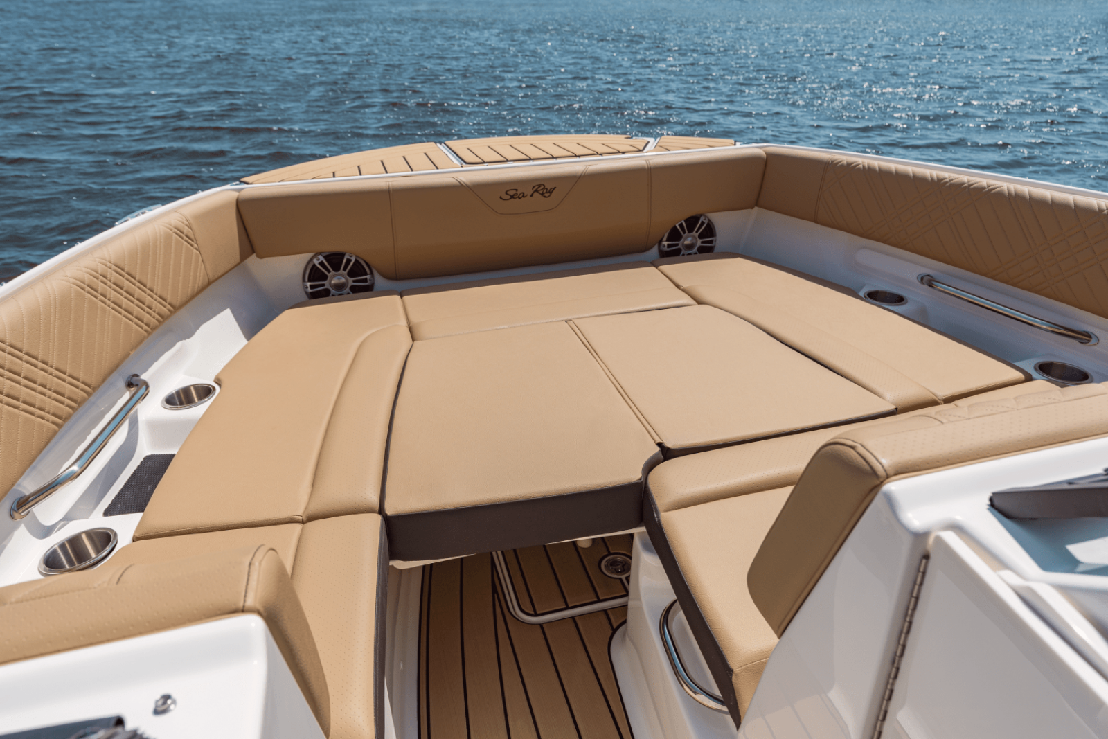 2025 Sea Ray SDX 270 Outboard