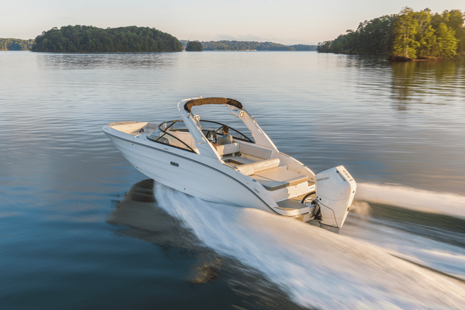 2025 Sea Ray SDX 270 Outboard