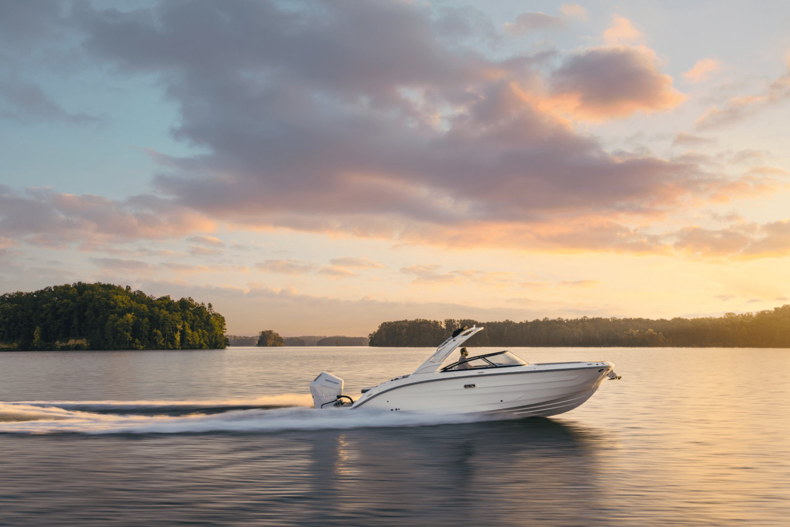 2025 Sea Ray SDX 270 Outboard