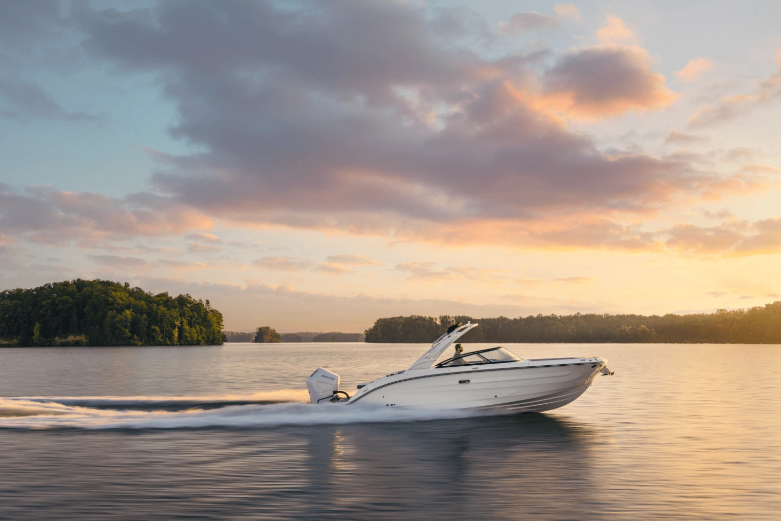 2025 Sea Ray SDX 270 Outboard