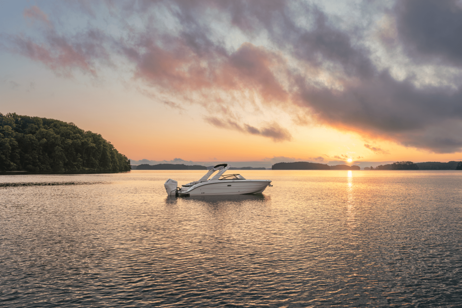 2025 Sea Ray SDX 270 Outboard