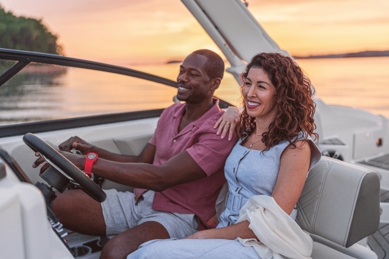 2025 Sea Ray SDX 270 Outboard