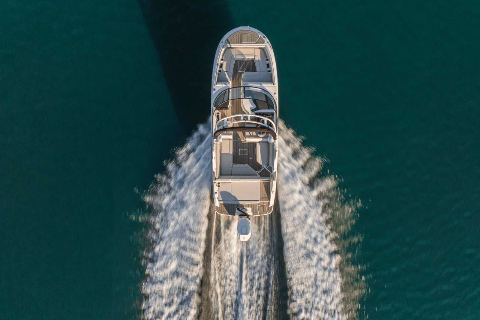 2025 Sea Ray SDX 270 Outboard
