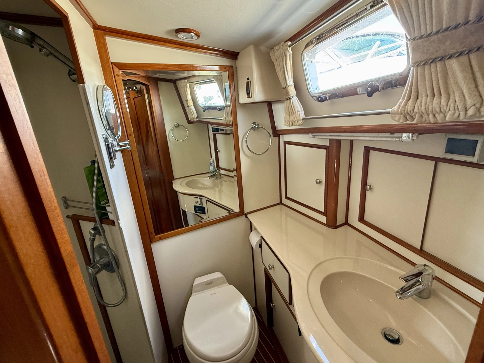 2003 Grand Banks 49 Eastbay HX
