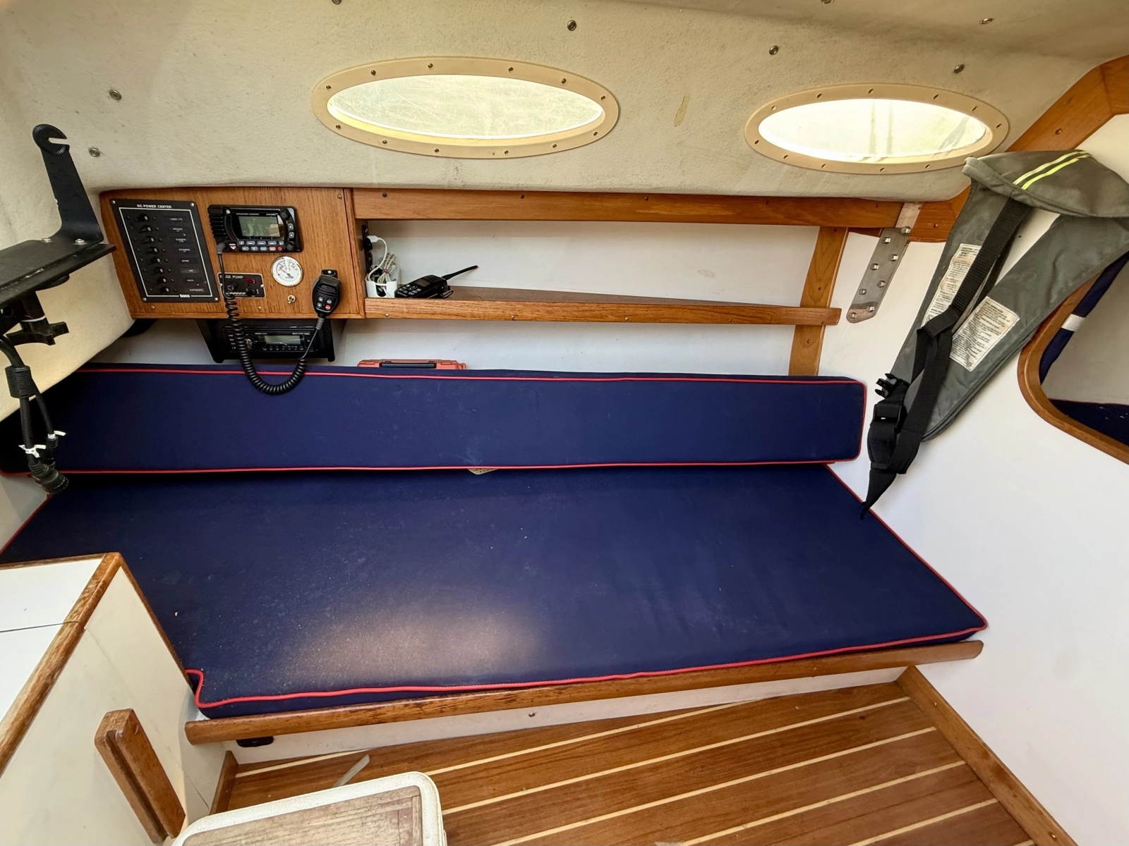 2003 Alerion Express 28
